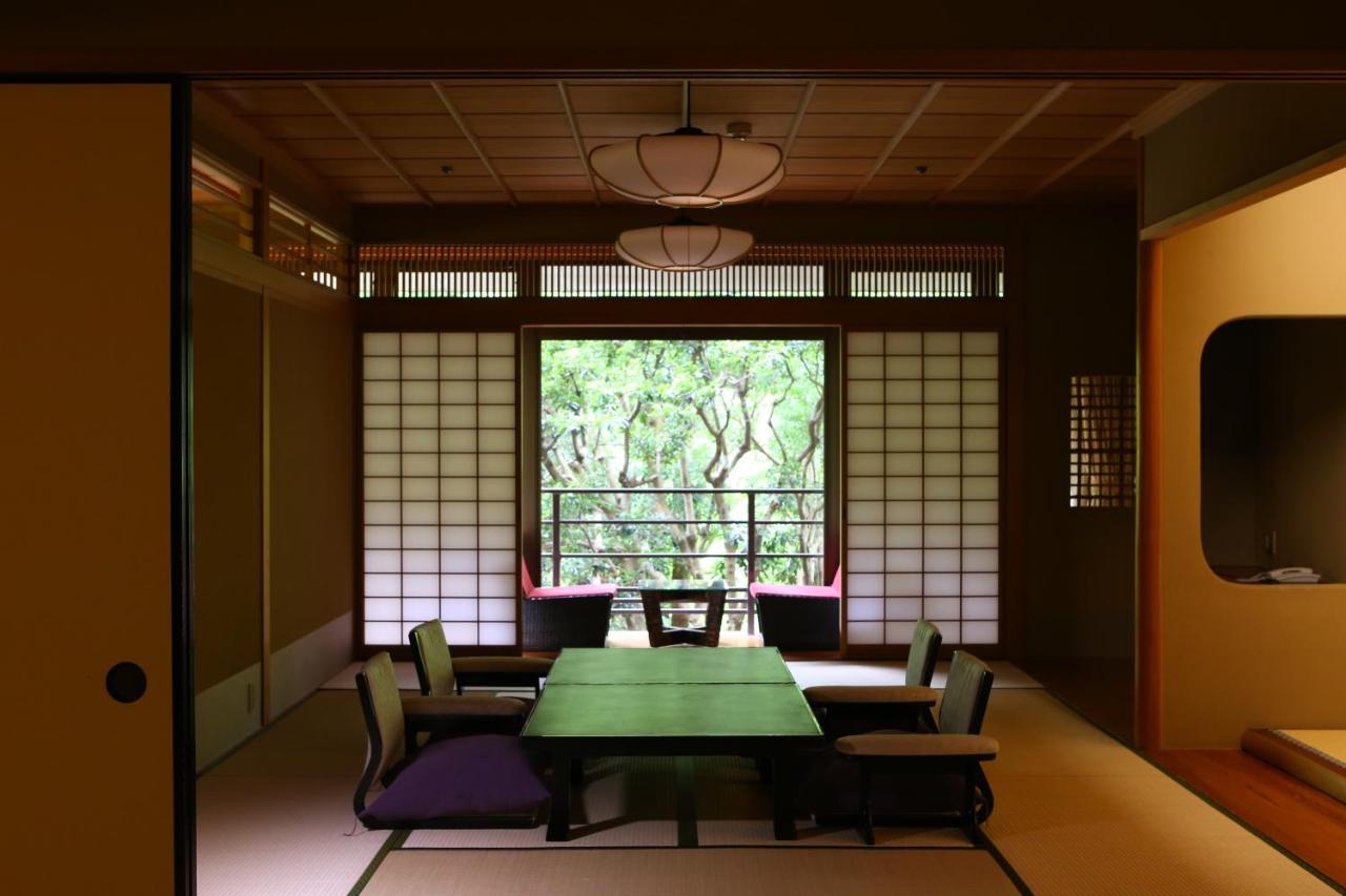 Отель Oku Yugawara Sansuirou Экстерьер фото