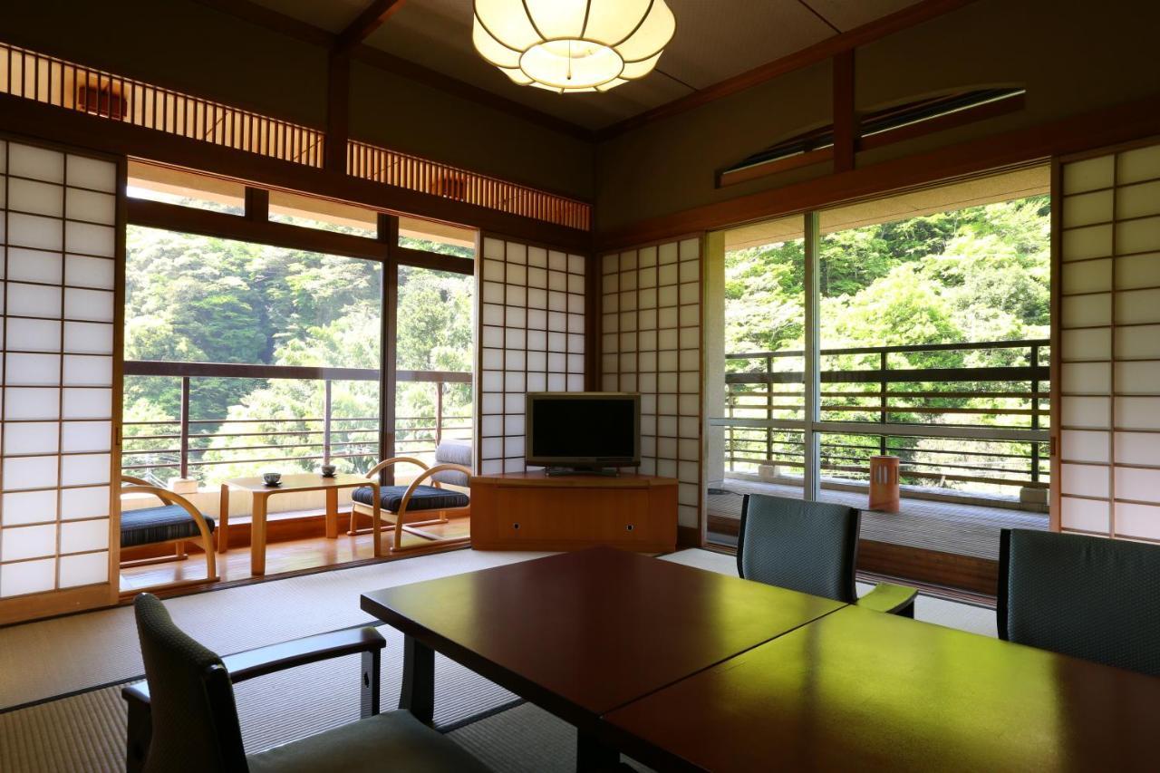 Отель Oku Yugawara Sansuirou Экстерьер фото