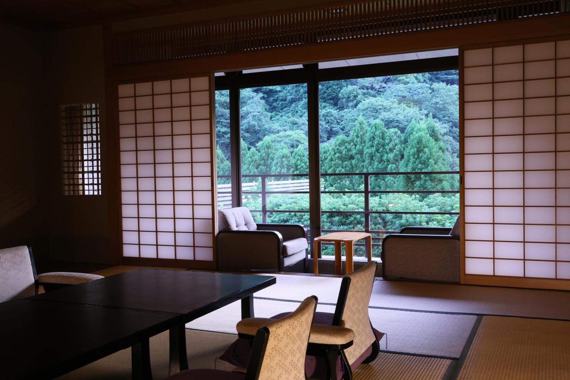Отель Oku Yugawara Sansuirou Экстерьер фото