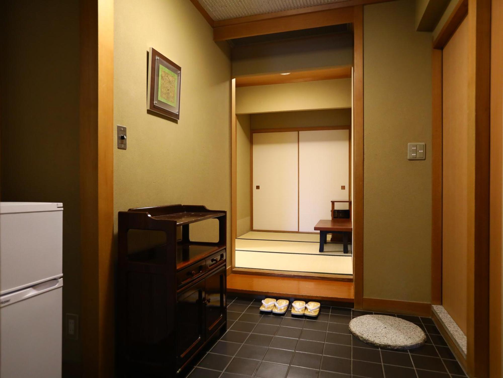 Отель Oku Yugawara Sansuirou Экстерьер фото